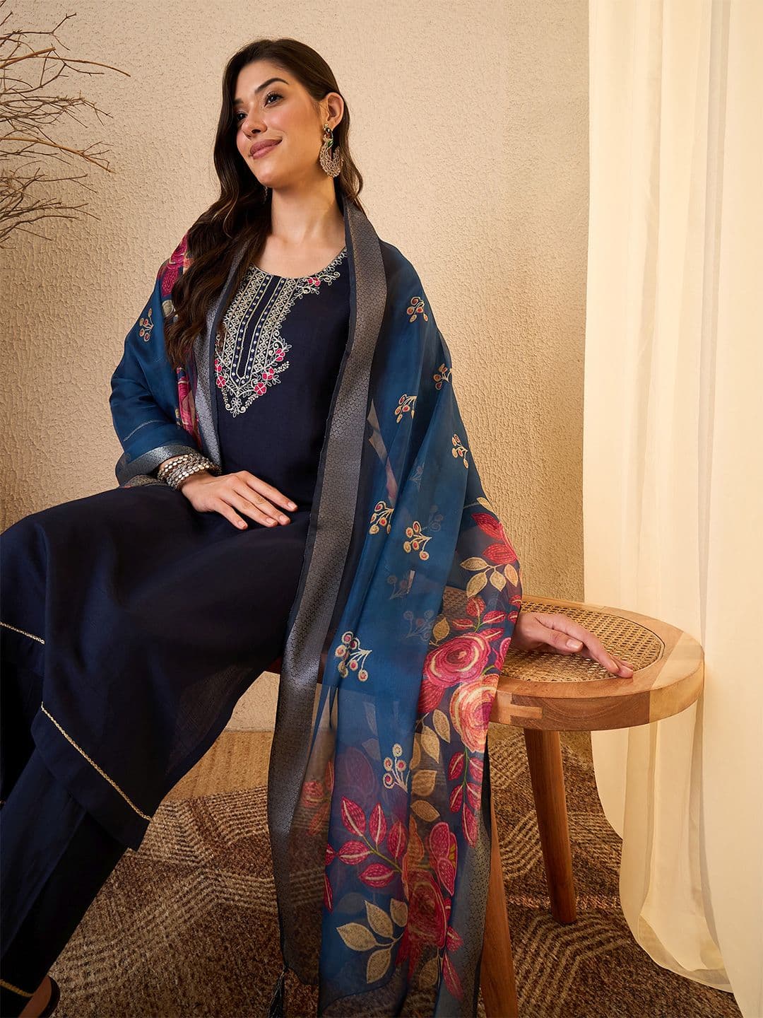 Royal Export Floral Embroidered Thread Work Straight Kurta With Palazzos & Dupatta - view 1