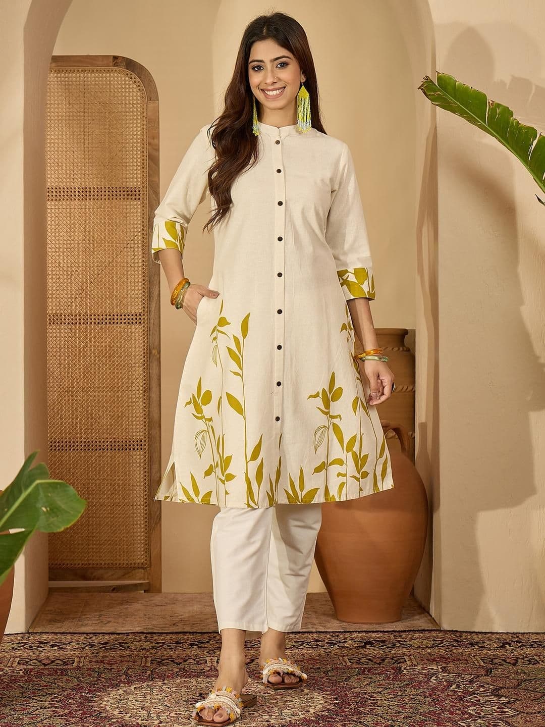 Sangria Women Off White Tribal Printed Thread Work Floral Kurta - view 1