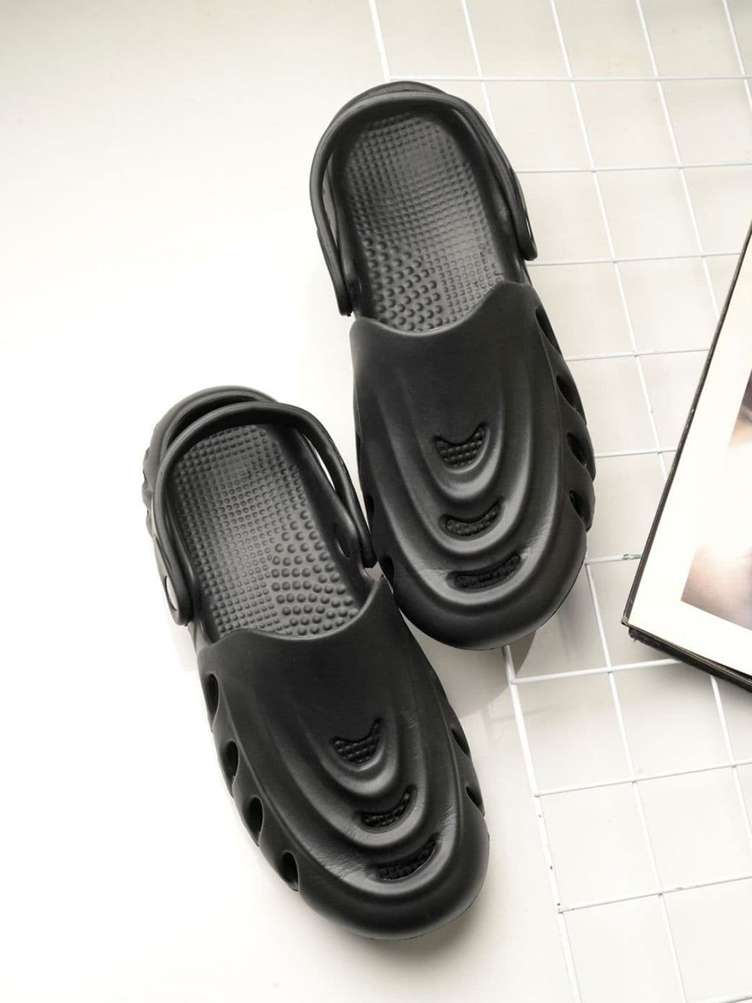 Deflow Self Design Cushioned Footbed Clogs Flip Flops - view 1
