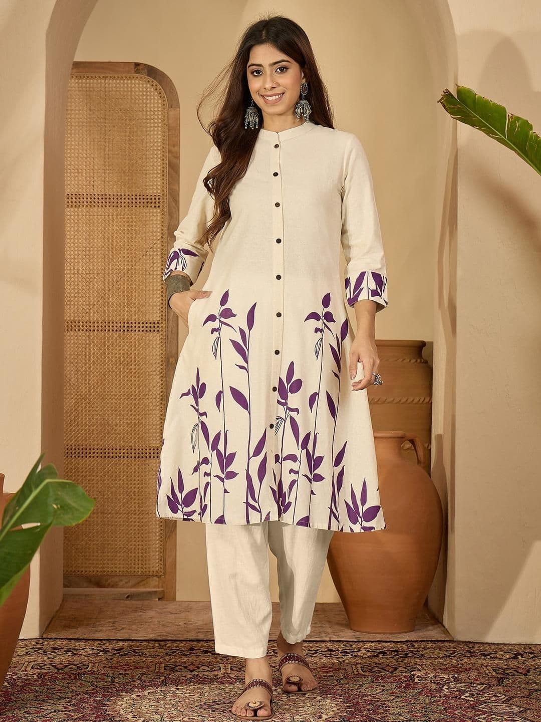 Sangria Women Tribal Printed Thread Work Floral Kurta - view 1
