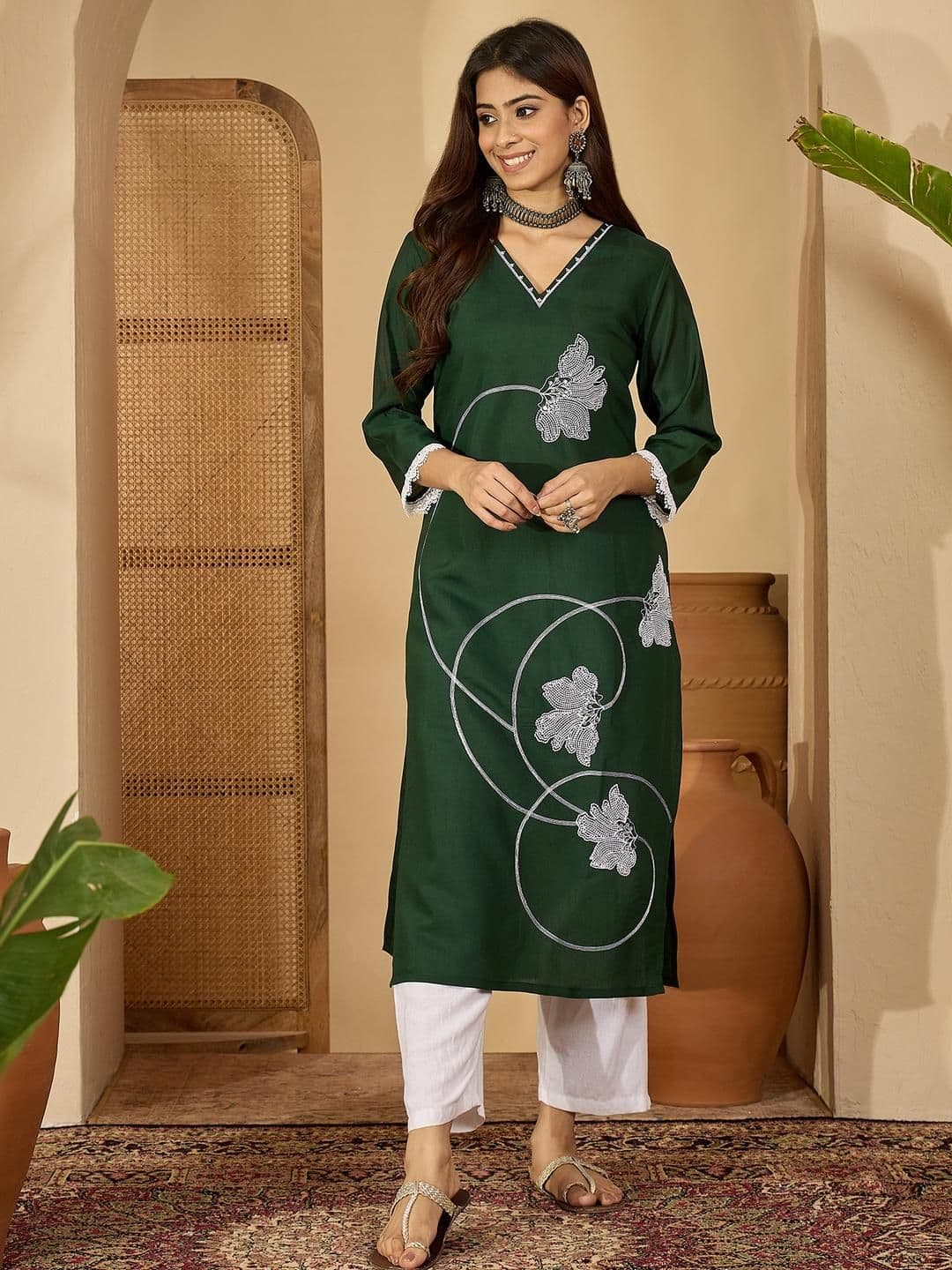 Sangria Women Green Silk Straight Kurtas - view 1