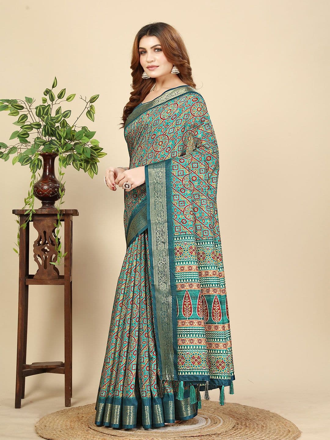 SSHAGUN LIFESTYLE Ethnic Motifs Printed Zari Border Saree - view 1