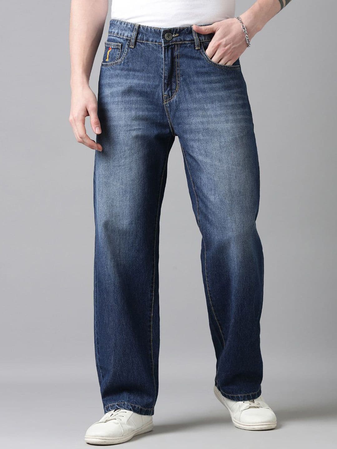 CINOCCI Men Baggy Fit Mid-Rise Light Fade Jeans - view 1