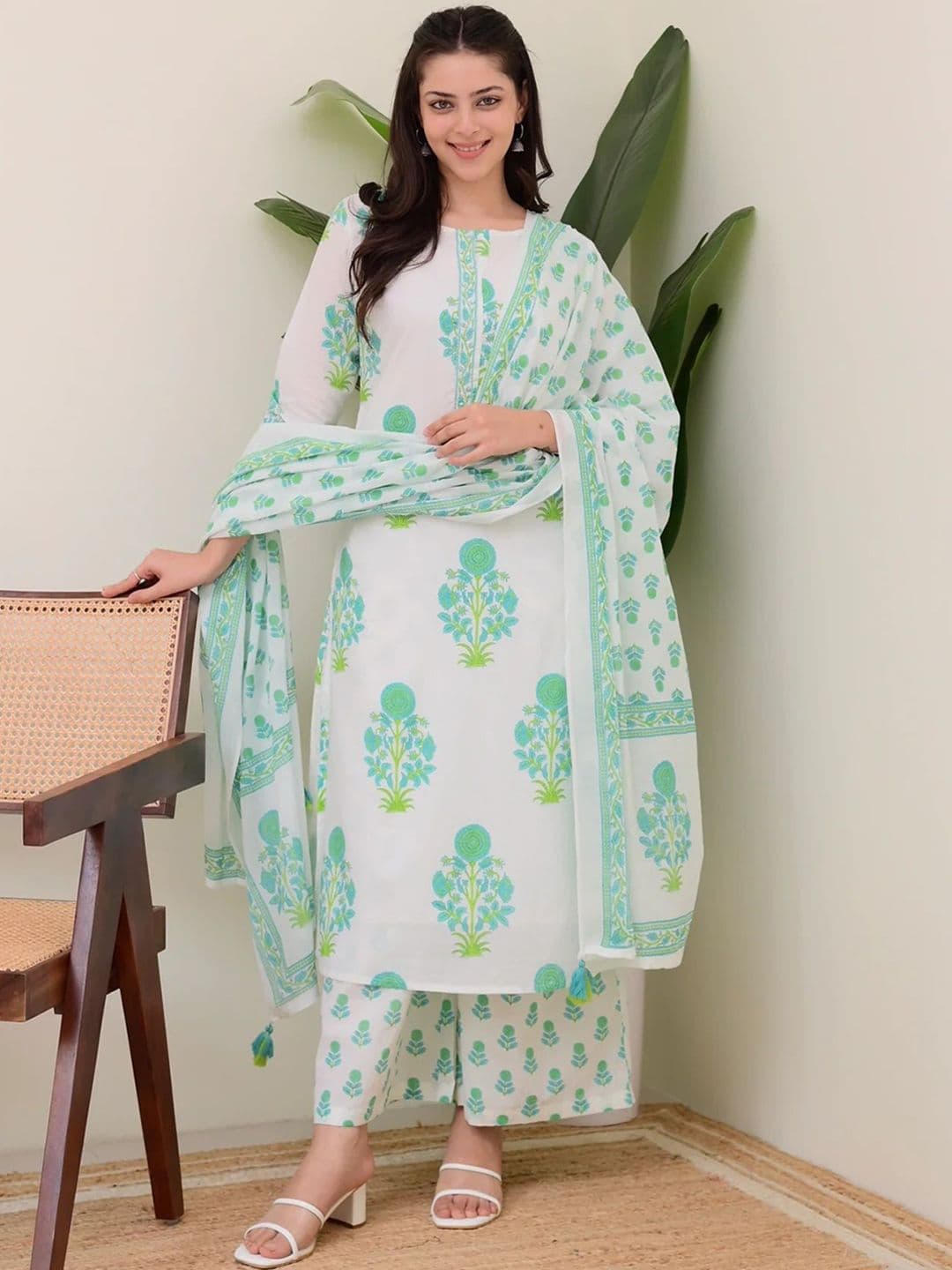 YUSRA Floral Printed Round Neck Kurta With Trousers & Dupatta - view 1