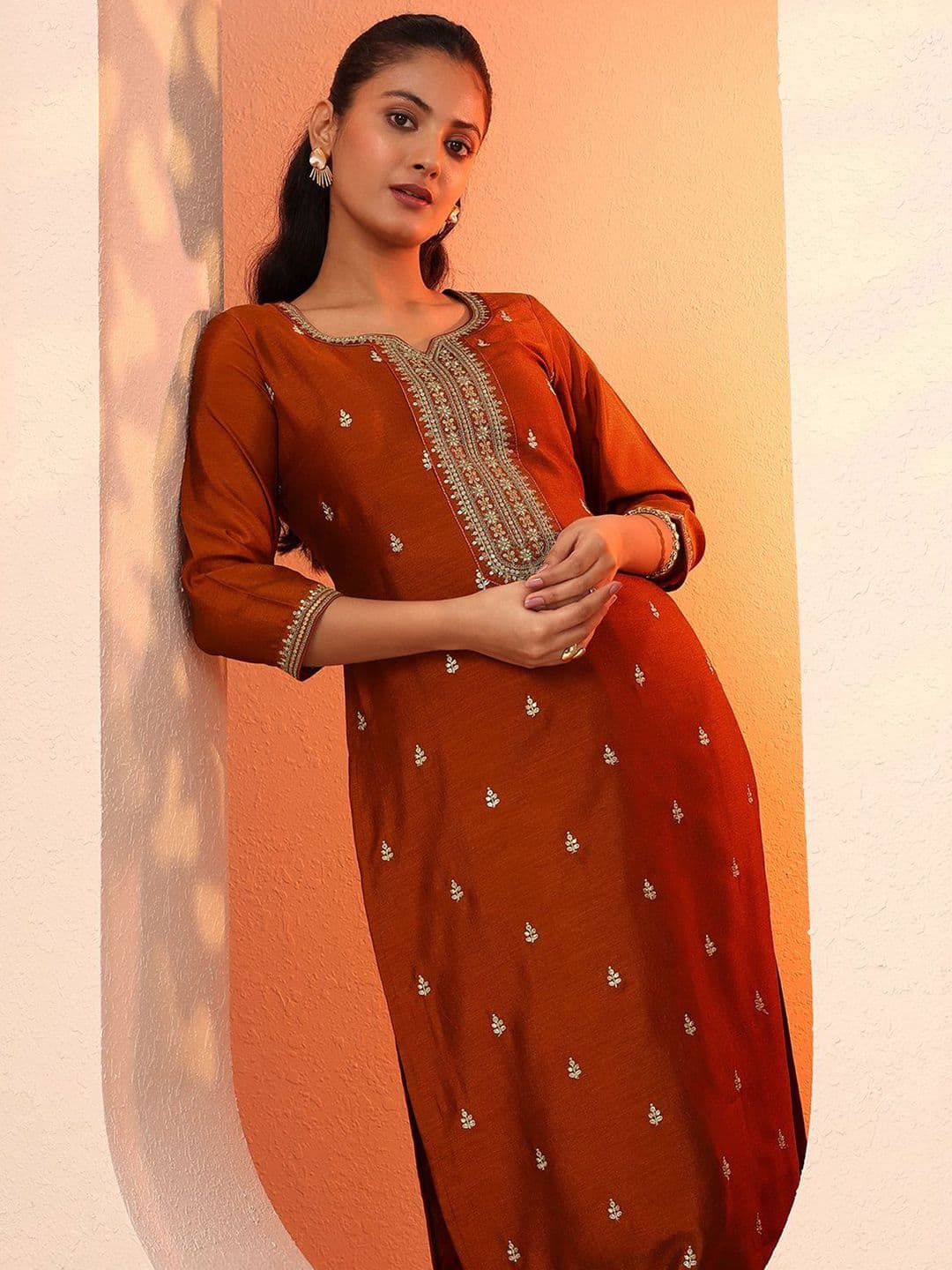 Libas Ethnic Motifs Embroidered Sweetheart Neck Straight Kurta - view 1