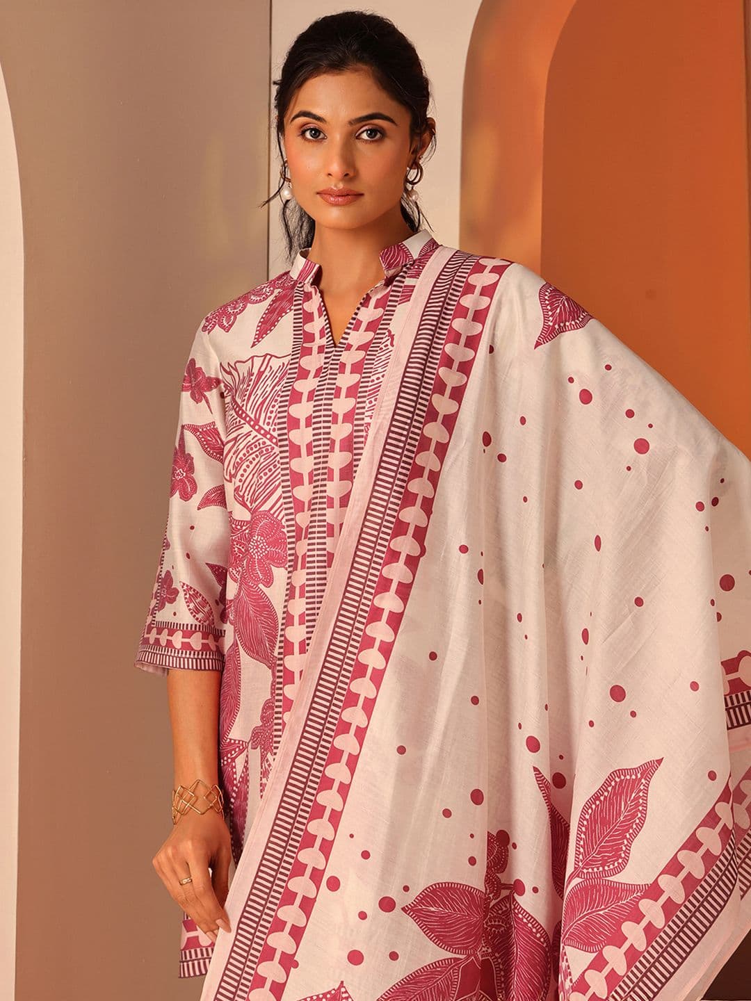 Libas Women Floral Printed Regular Kurta with Trousers & Dupatta - view 1