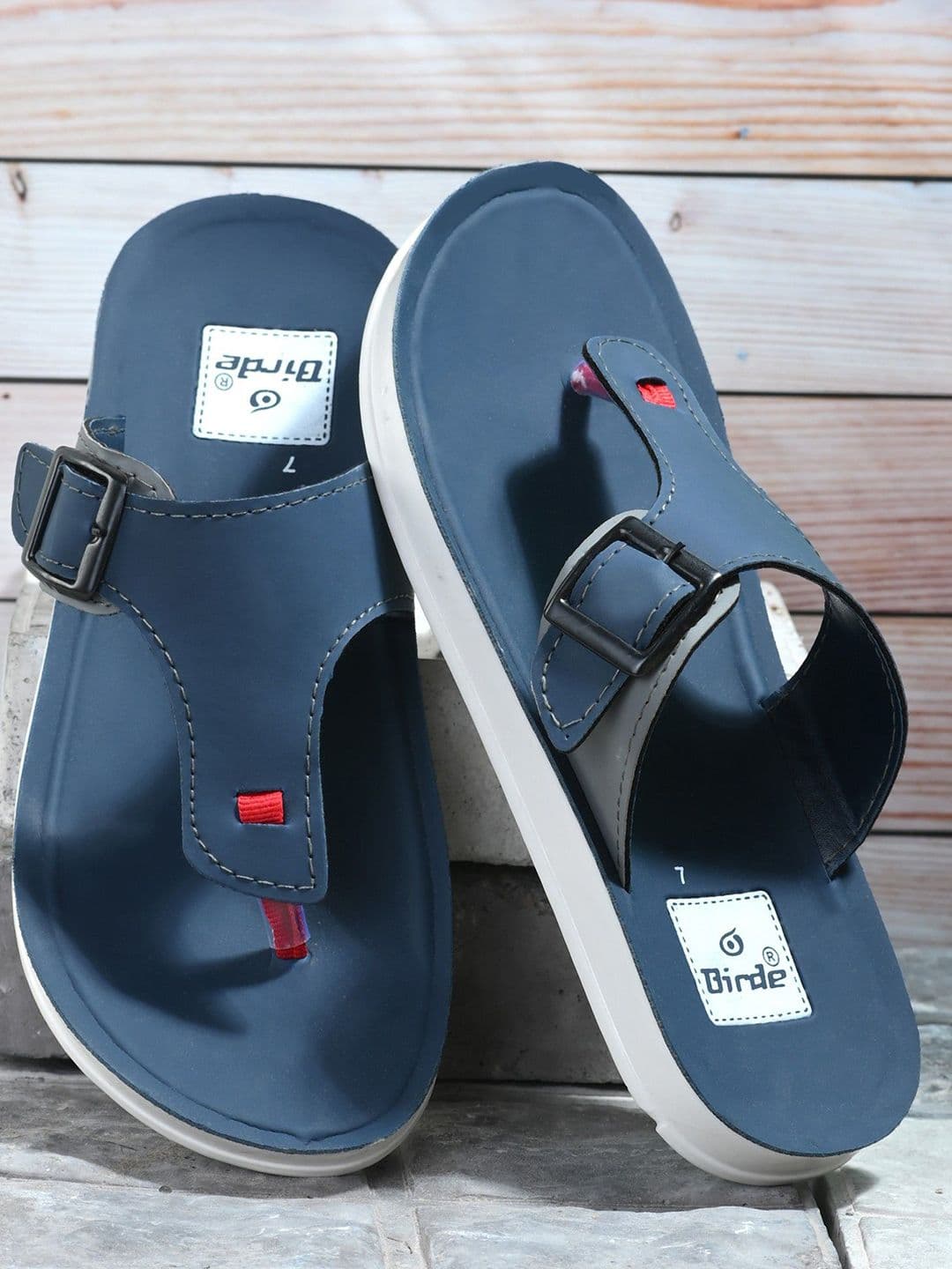 BIRDE Men Comfortable Lightweight Sandals With Buckle Detail - view 1