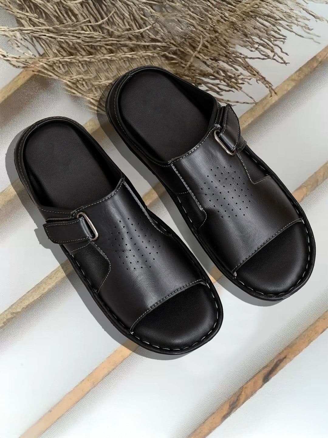 FAV SHOES Men Slip-On Comfort Sandals - view 1