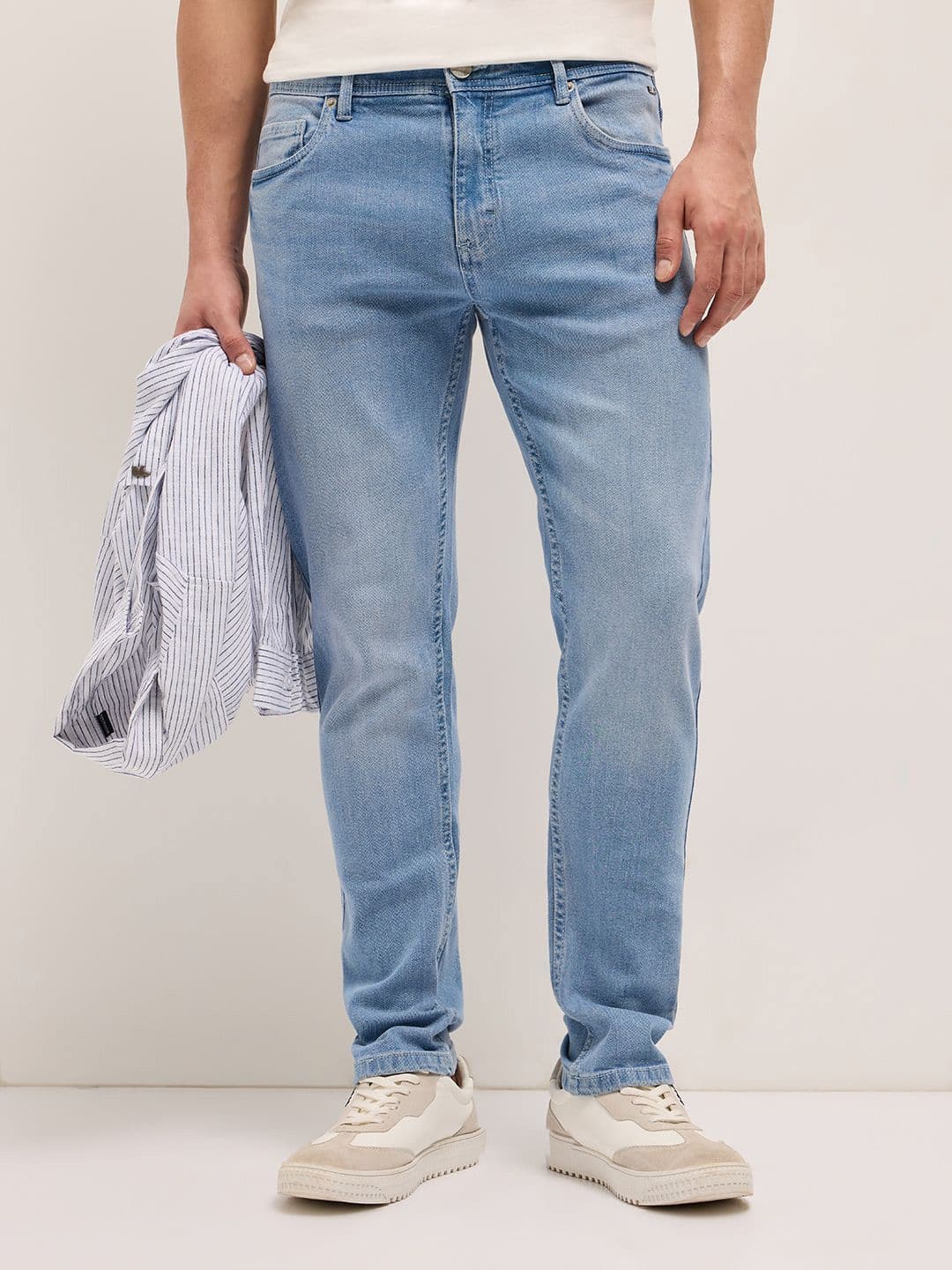 THE BEAR HOUSE Men Slim Fit Mid-Rise Light Fade Jeans - view 1