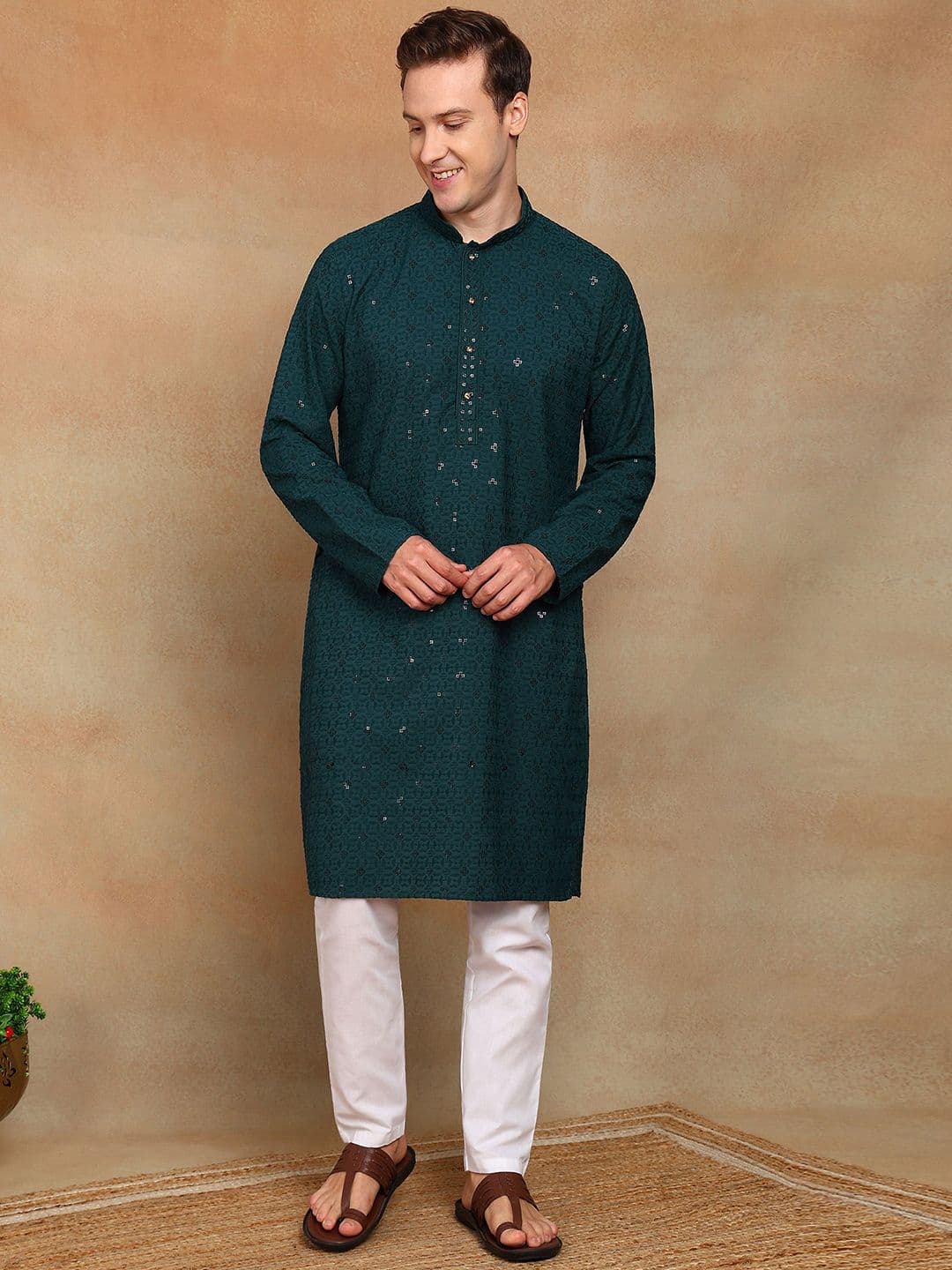 House of Pataudi Geometric Embroidered Mandarin Collar Sequinned Kurta - view 1