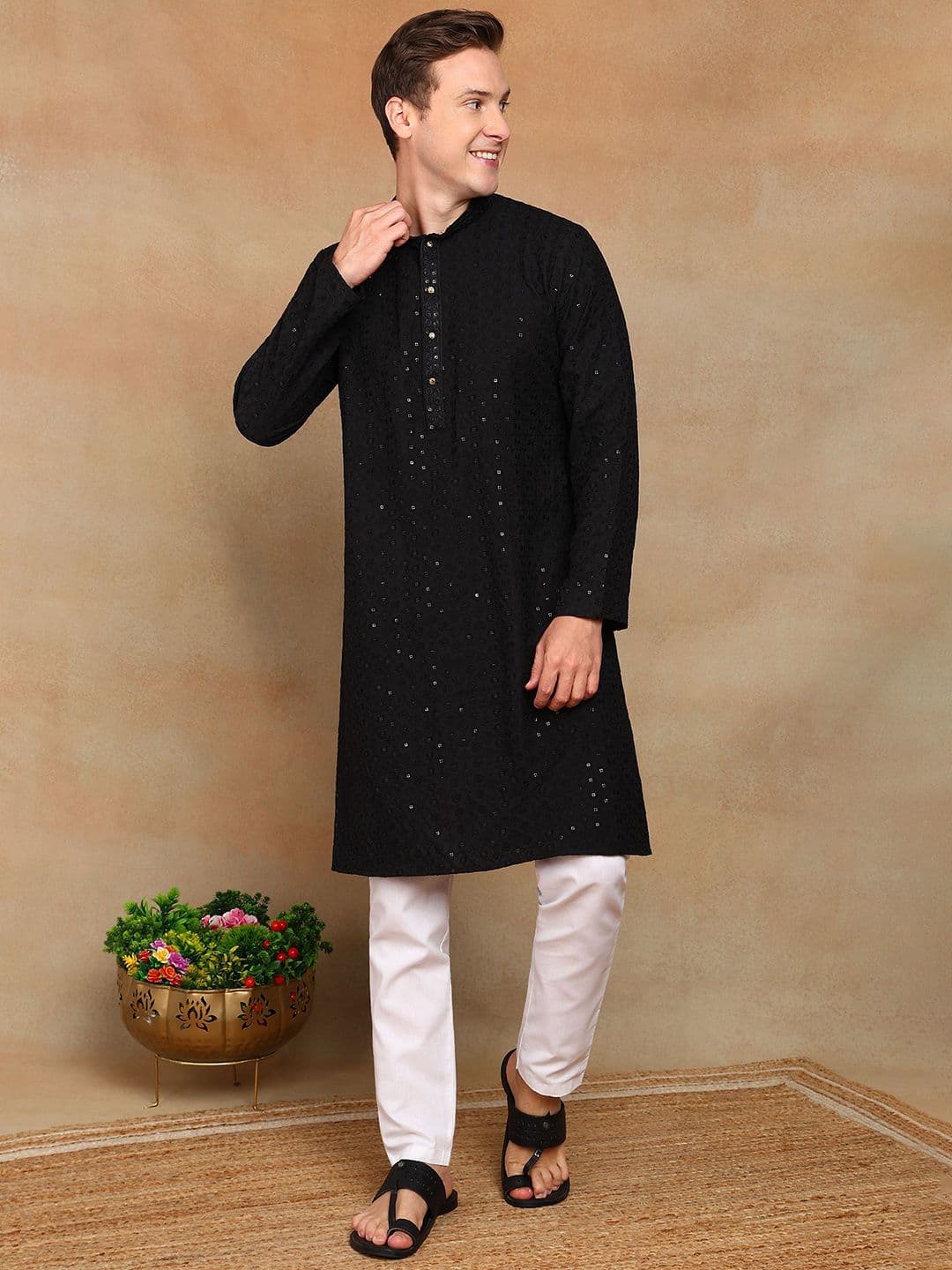 House of Pataudi Geometric Embroidered Mandarin Collar Sequinned Kurta - view 1