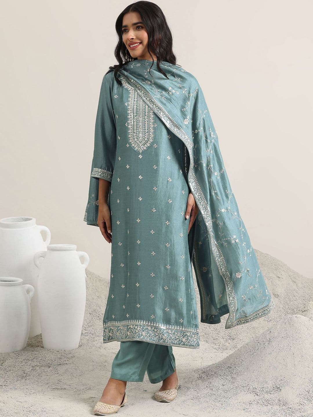 Libas Ethnic Motifs Embroidered V-Neck Sequinned Republic Day Kurta With Trouser & Dupatta - view 1