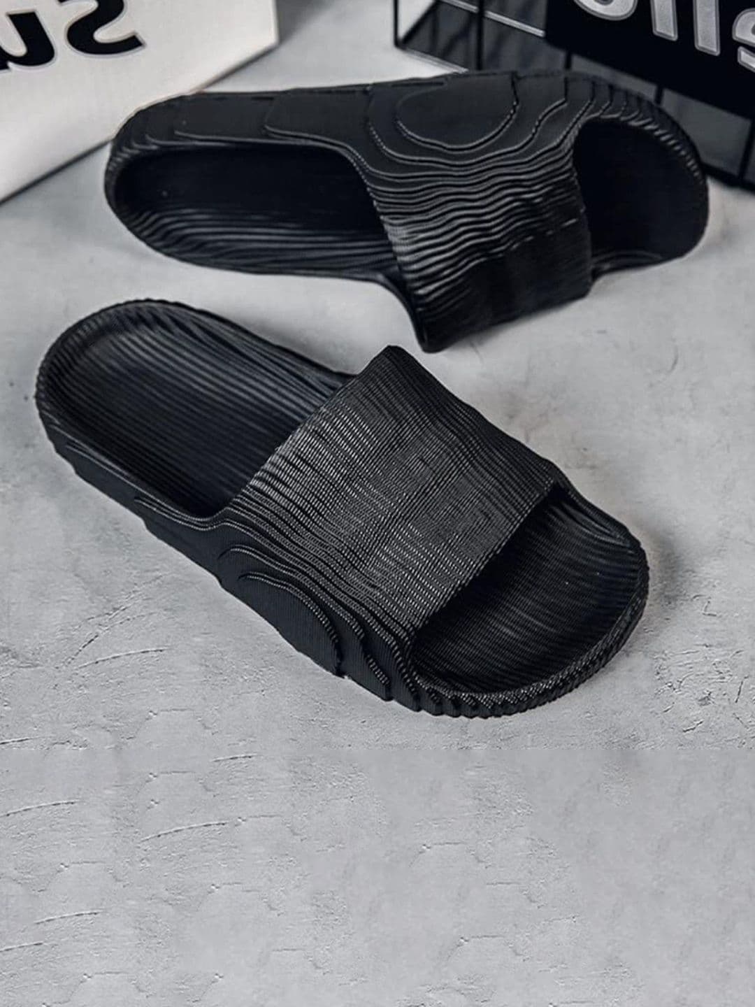 LIFA TRADERS Men Textured Sliders - view 1