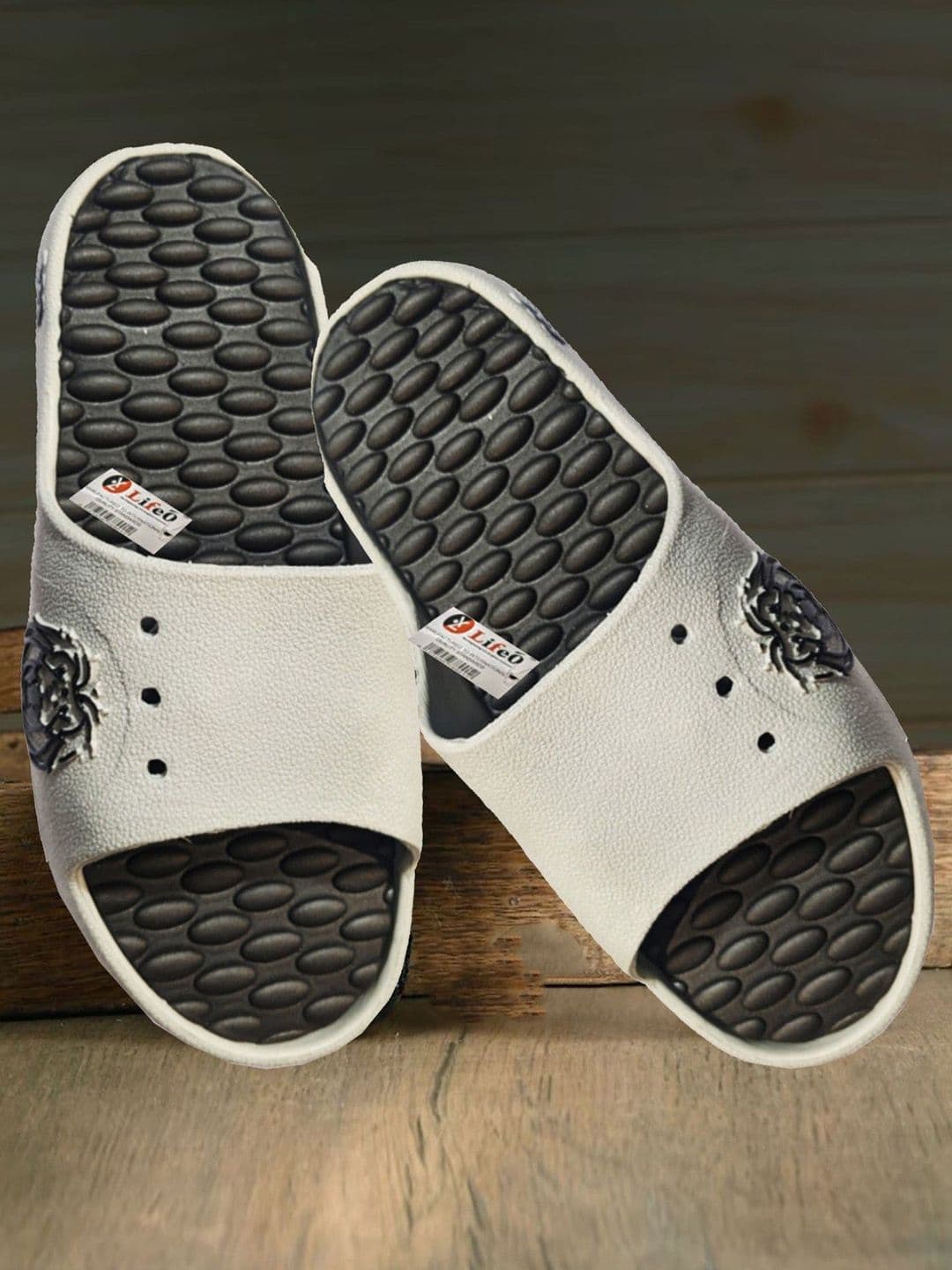 LIFA TRADERS Men Printed Sliders - view 1