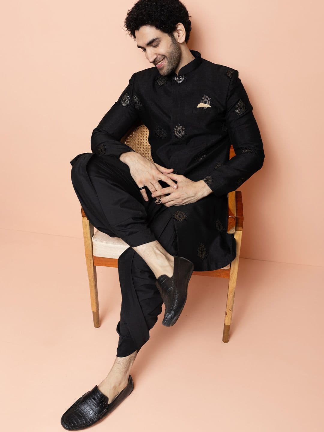 KISAH Men Self-Design Cotton Indowestern Sherwani Set