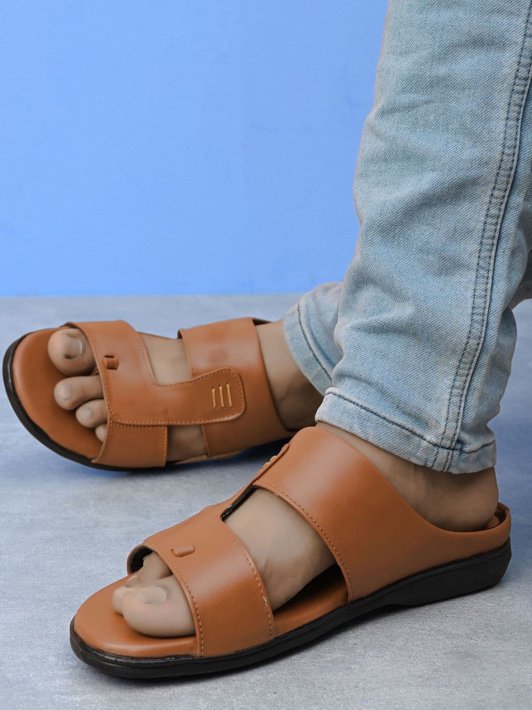 HERE&NOW Men Synthetic Leather Sandals - view 1