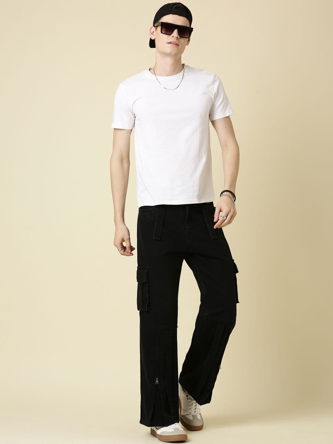 CINOCCI Men Mens Baggy Fit Mid-Rise No Fade Clean Look Cargo Style Jeans - view 1
