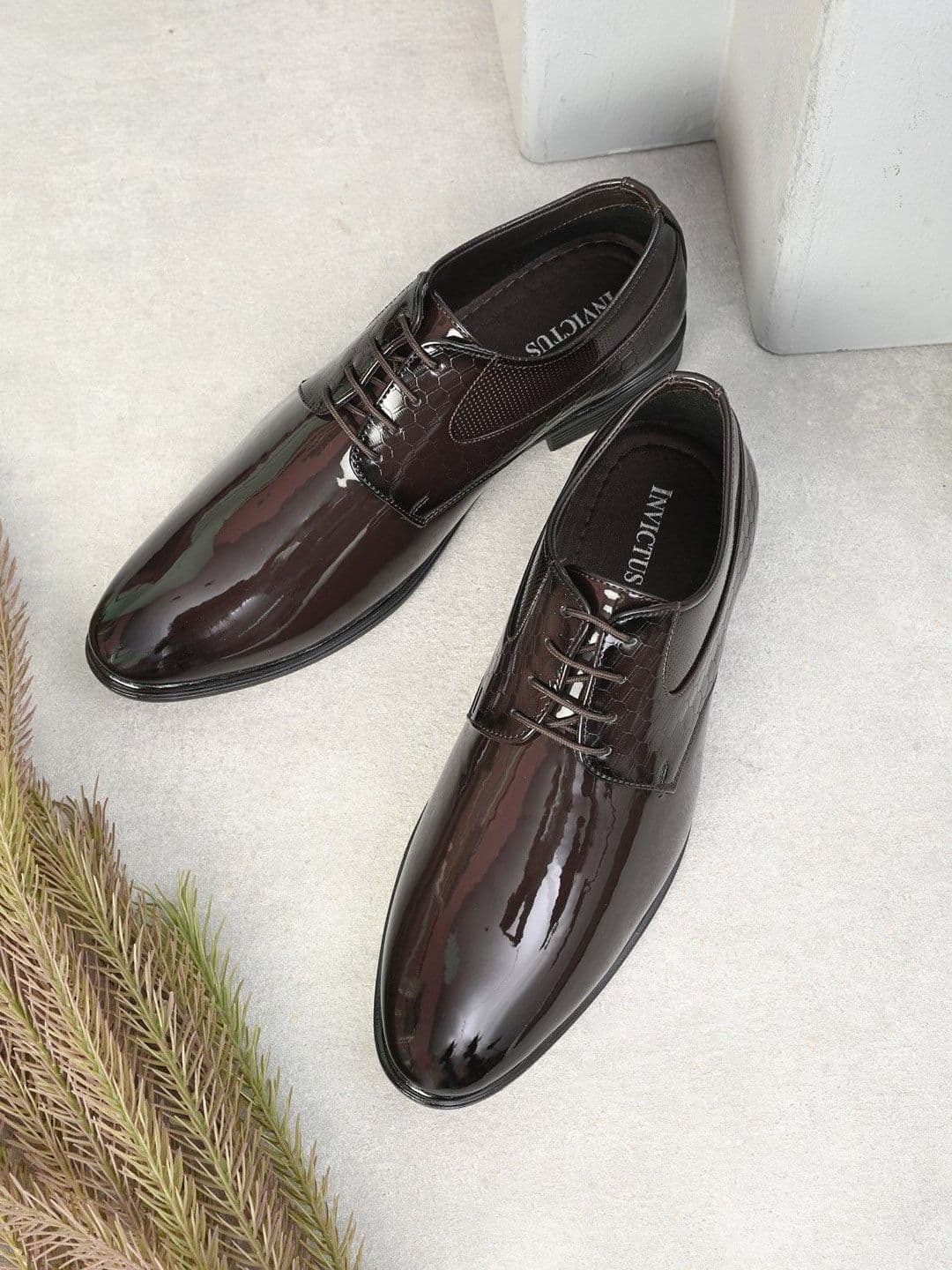 INVICTUS Men Laced Up Round Toe Leather Formal Derbys - view 1