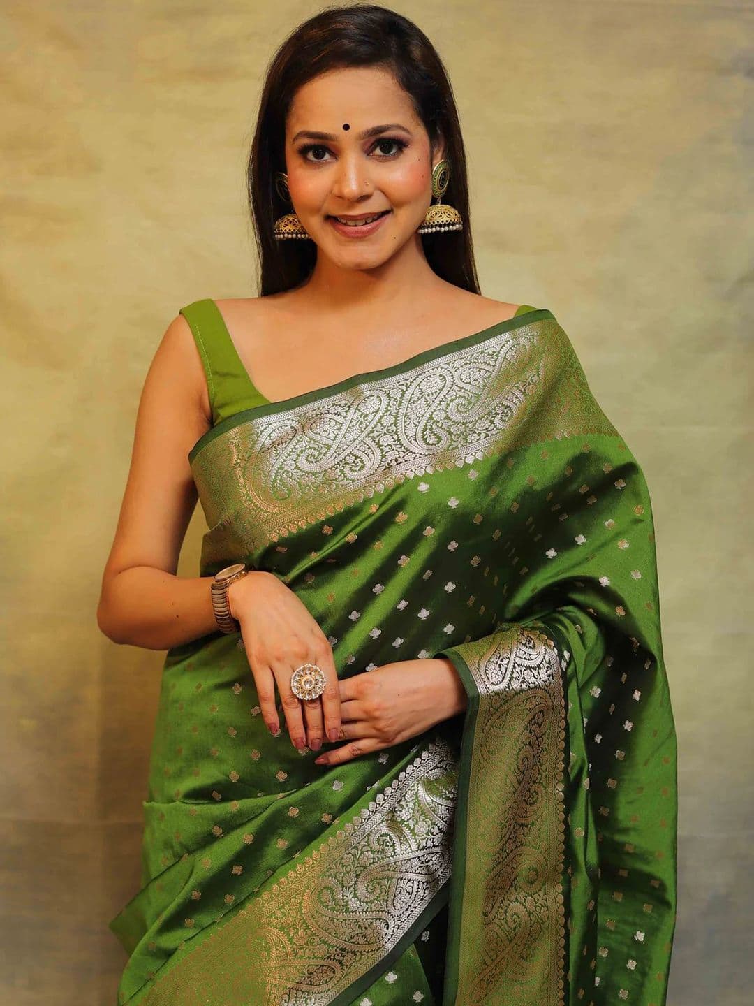 Shriyangan Ethnic Motifs Woven Design Zari Art Silk Kanjeevaram Saree - view 1