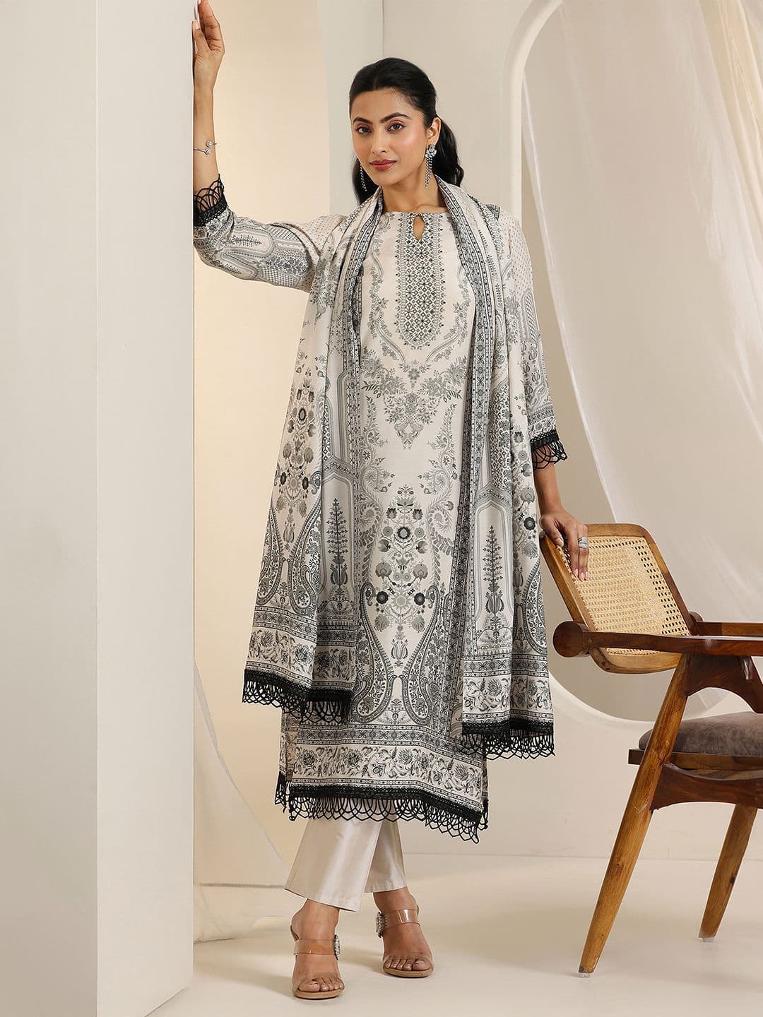 Libas Floral Printed Keyhole Neck Straight Kurta With Trousers & Dupatta - view 1