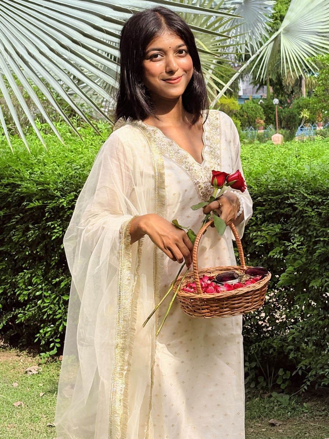 VredeVogel Floral Embroidered Thread Work Chanderi Silk Kurta With Trousers & Dupatta - view 1