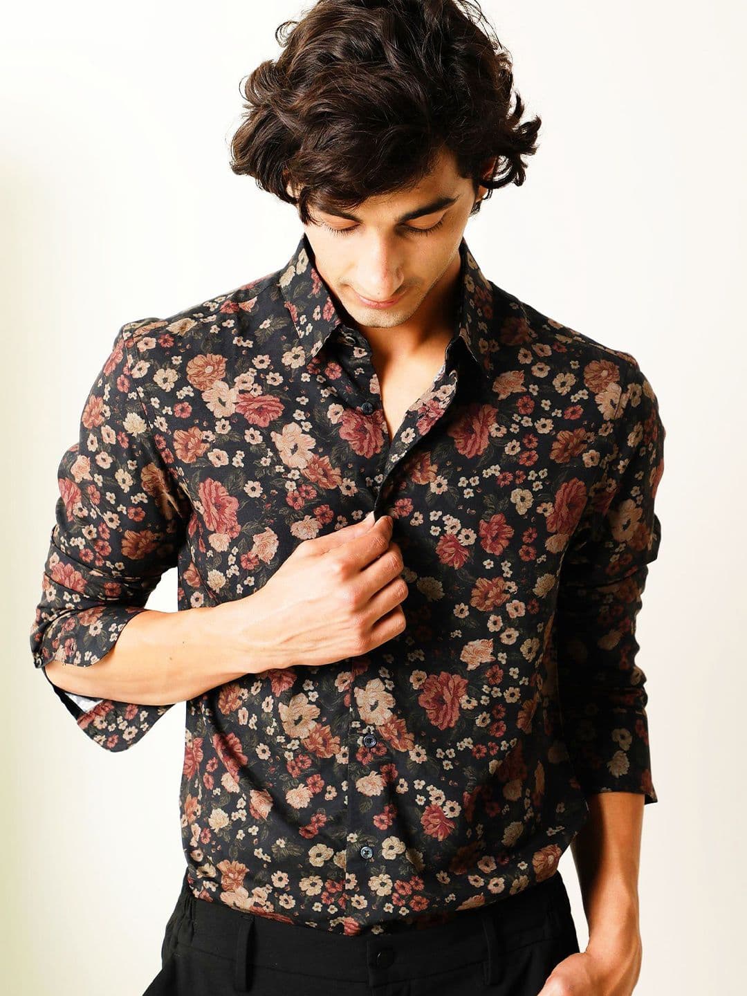 MaverIQ Men India Slim Fit Floral Printed Spread Collar Casual Shirt - view 1