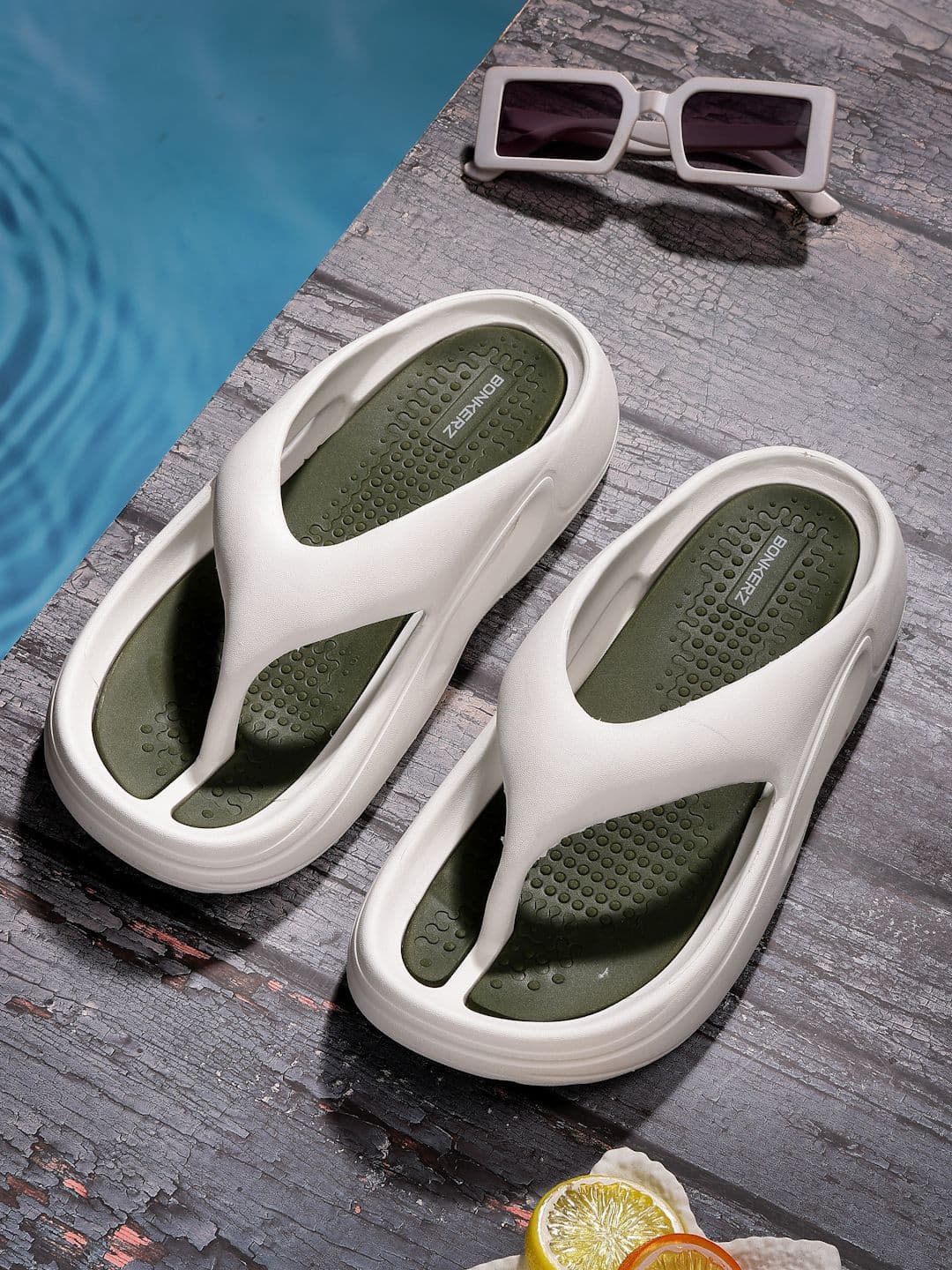 Bonkerz Men Colourblocked Thong Flip-Flops - view 1