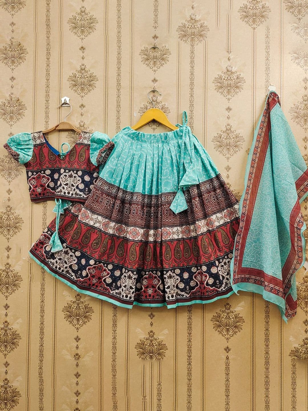 Helene Girls Ethnic Printed Puffed Sleeves Lehenga & Blouse With Dupatta - view 1