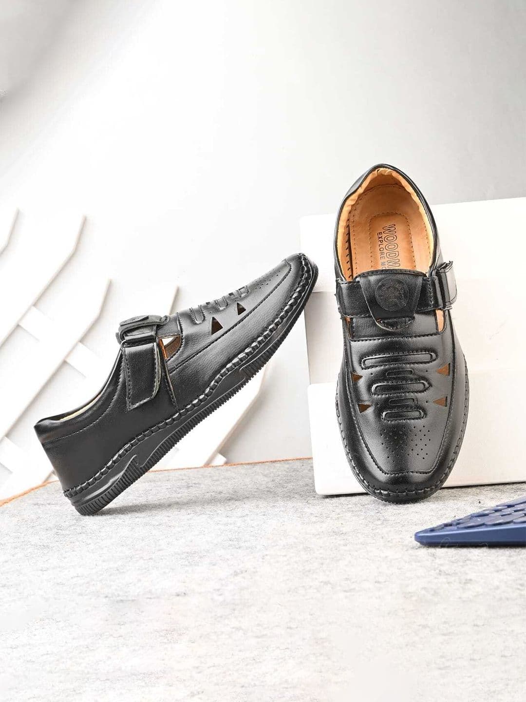 Woodman Men Shoe-Style Sandals - view 1