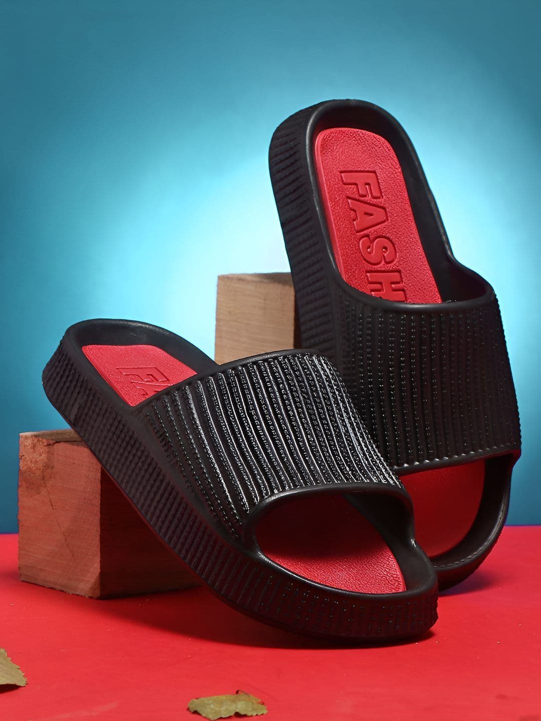 glitchez Men Self Design Sliders - view 1