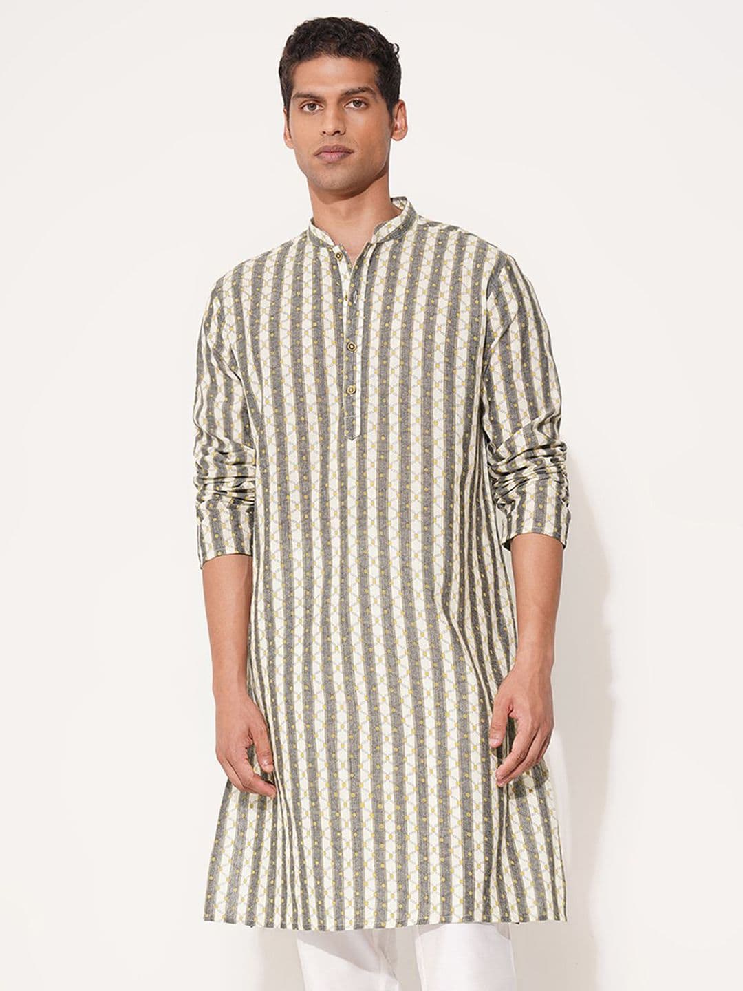 indus route by Pantaloons Men Striped Mandarin Collar Cotton Kurta - view 1