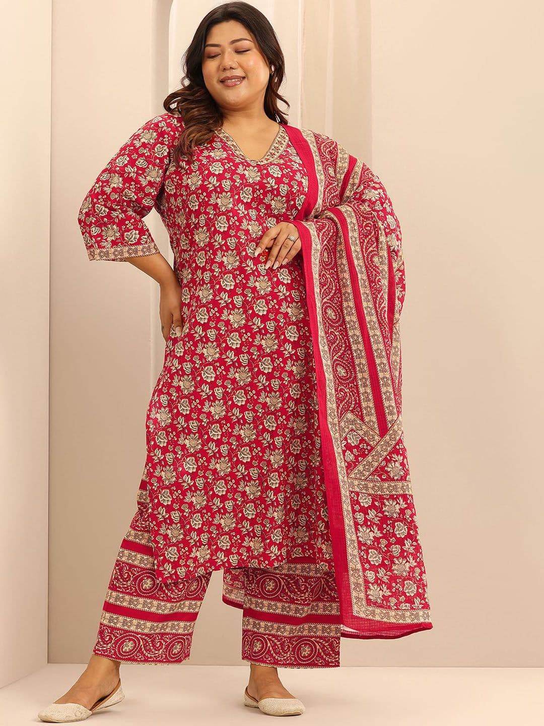 EXTRA LOVE BY LIBAS Women Plus Size Floral Printed Regular Kurta with Trousers & Dupatta - view 1