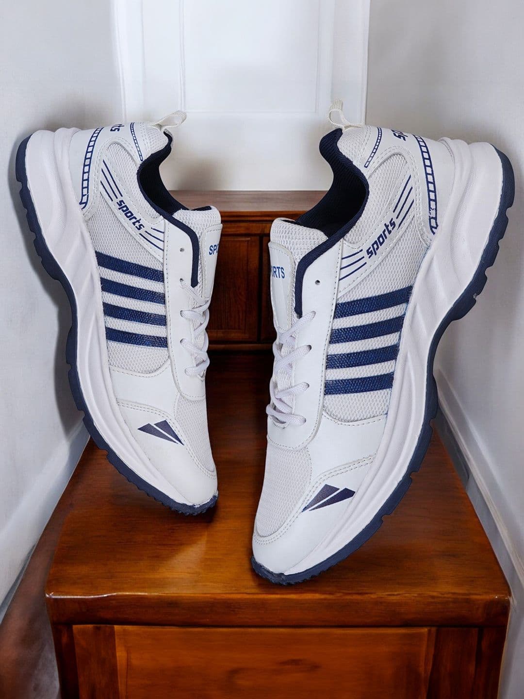 Spotwalk Men Striped Round Toe Lace-Ups Running Shoes - view 1