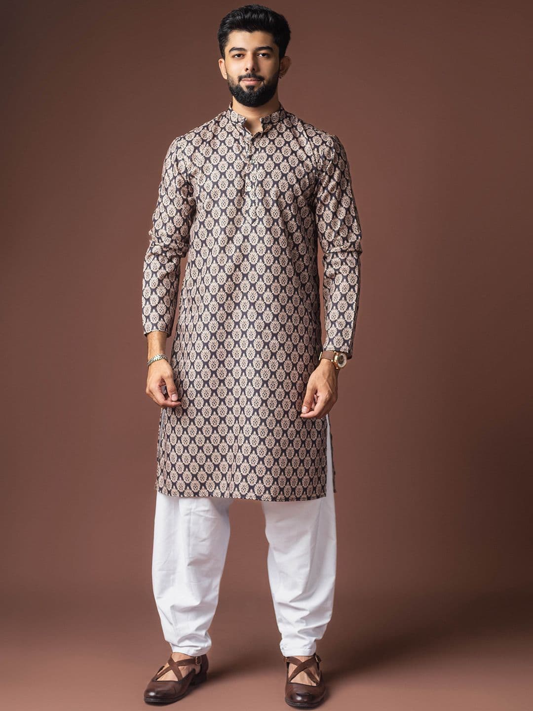 Rawayi Men Geometric Printed Mandairan Collar Kurta - view 1