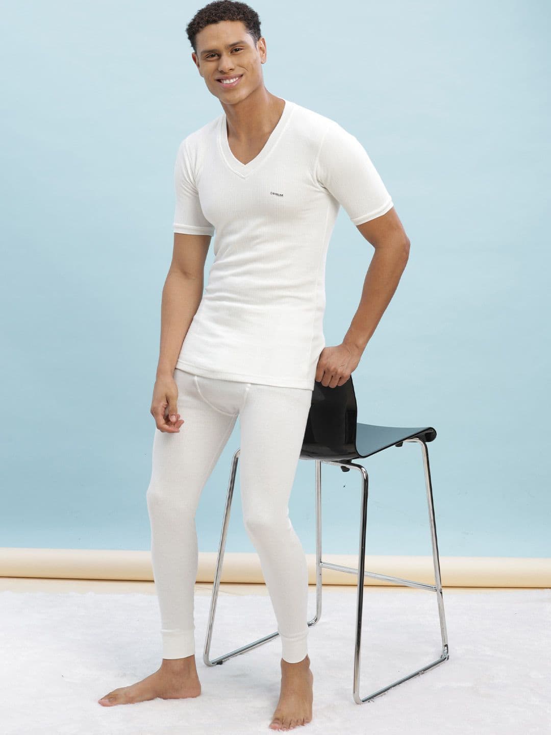 Dollar Ultra Men Off-White Solid Thermal Set - view 1