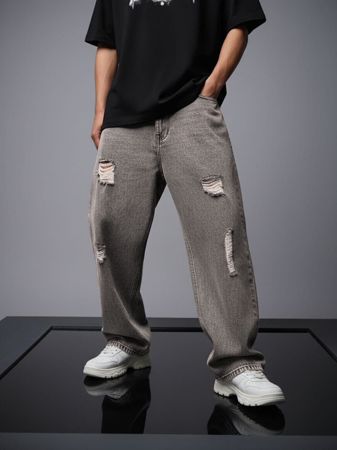SOKO STREET Men Pure Cotton Oversized Fit Mildly Distressed Heavy Fade Jeans - view 1