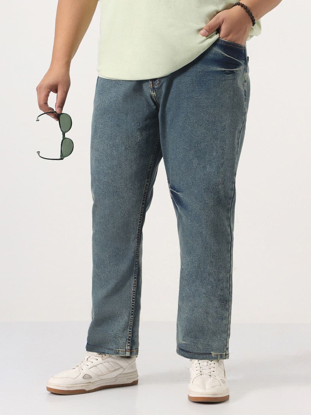 Urbano Plus Men Mid-Rise Straight Fit Heavy Washed Jeans Stretchable - view 1