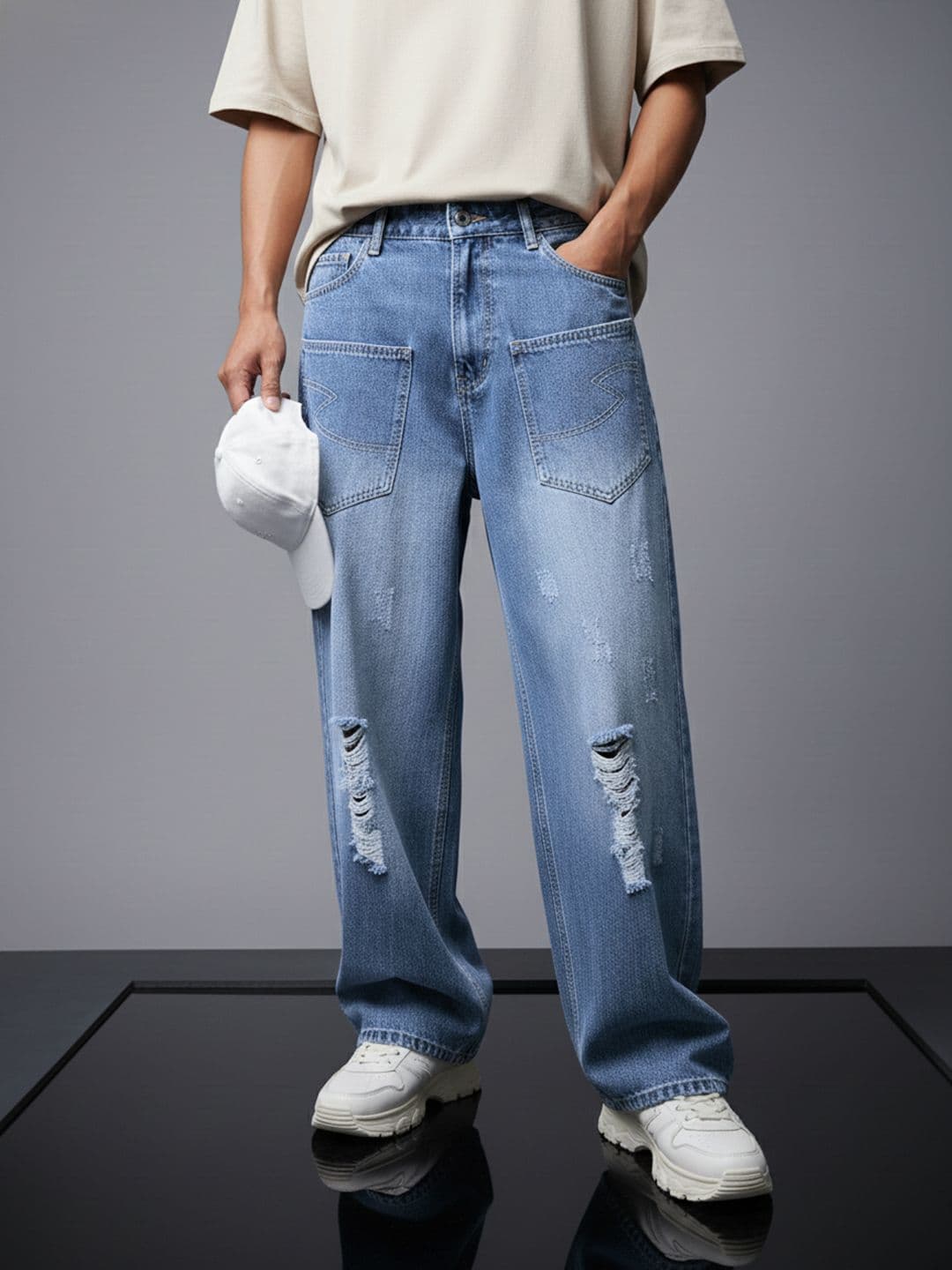SOKO STREET Men Pure Cotton Oversized Fit Mildly Distressed Heavy Fade Jeans - view 1