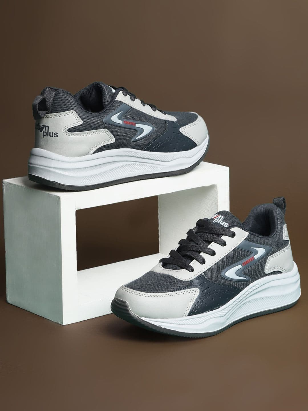 Action EVA Flotter Men Running Non-Marking Shoes - view 1