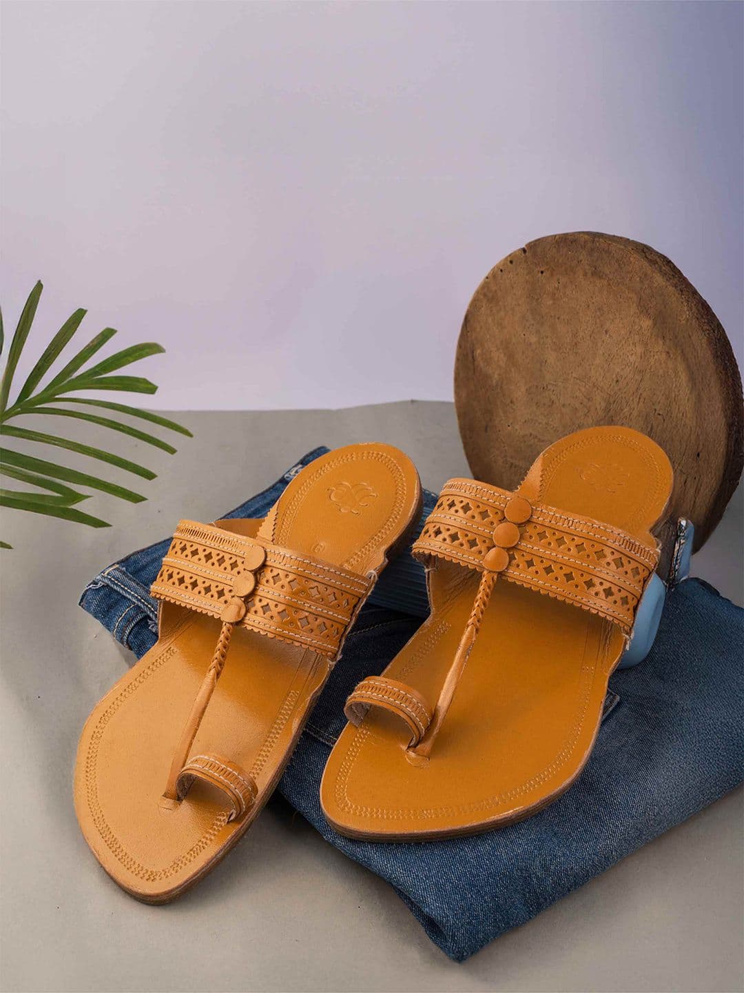 House of Pataudi Men Leather Kolhapuri Chappal - view 1