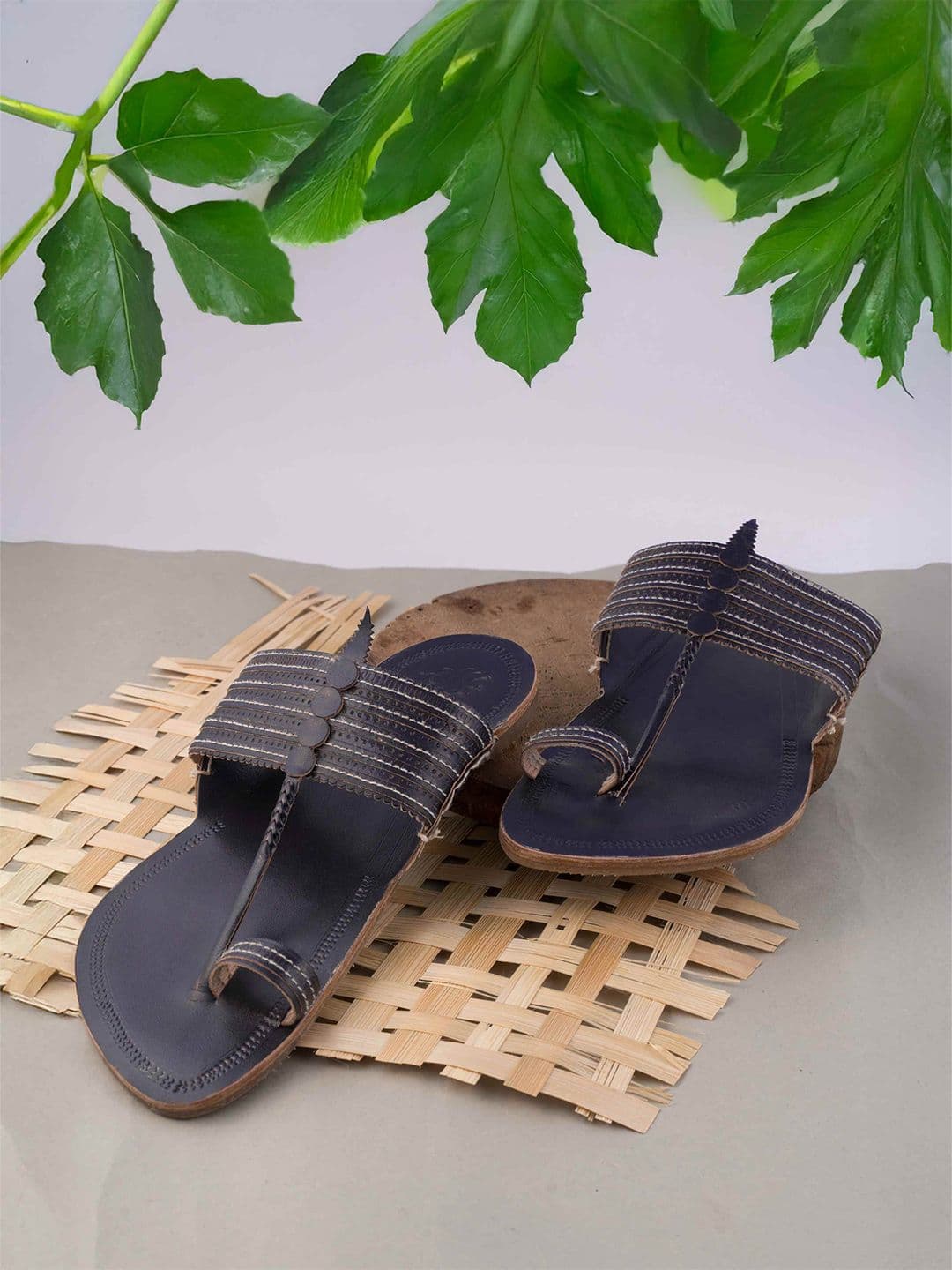 House of Pataudi Men Leather Kolhapuri Chappal - view 1