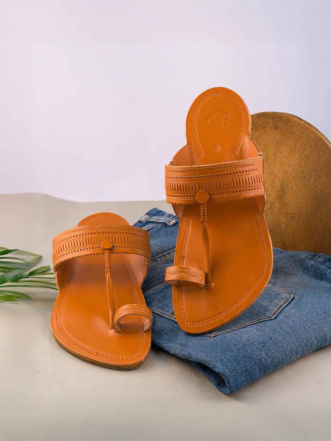 House of Pataudi Men Leather Kolhapuri Chappal - view 1