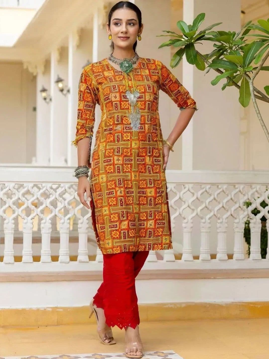 popmantra Women Ethnic Motifs Printed Crepe Kurta - view 1