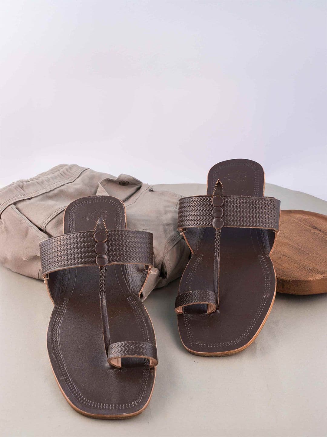 House of Pataudi Men Leather Kolhapuri Comfort Sandals - view 1