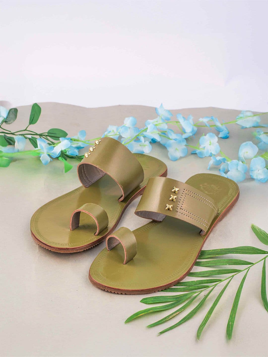 House of Pataudi Men Leather Kolhapuri Chappal - view 1