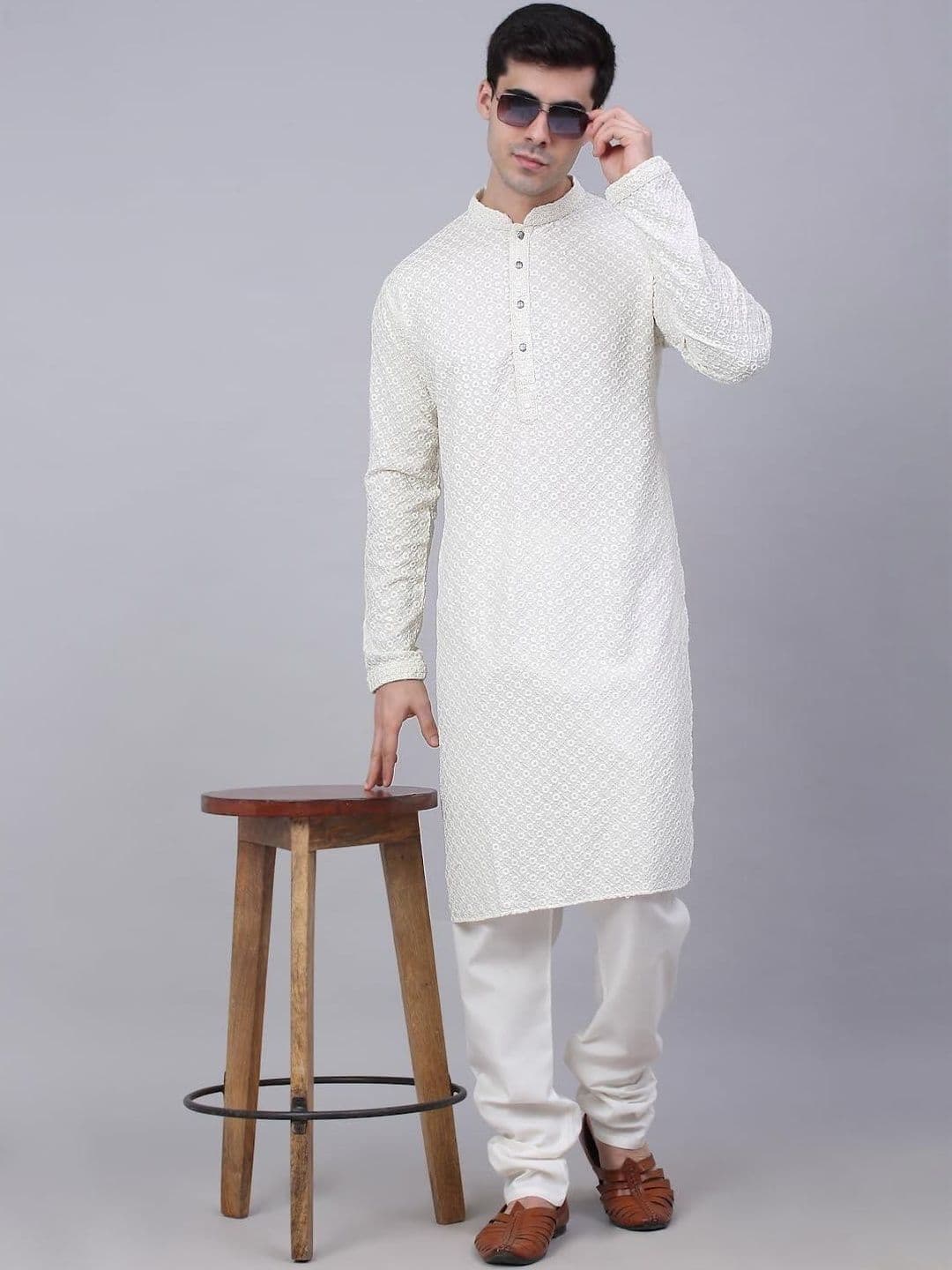 ALMORA Men Embroidered Chikankari Handloom Kurta - view 1