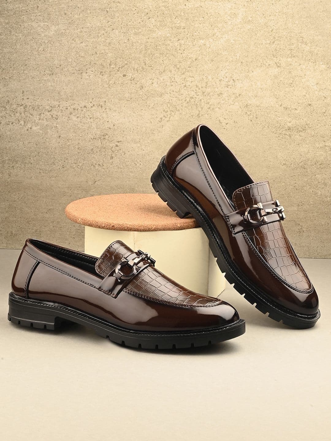 HERE&NOW Men Textured Round Toe Slip-On Loafers Shoes - view 1