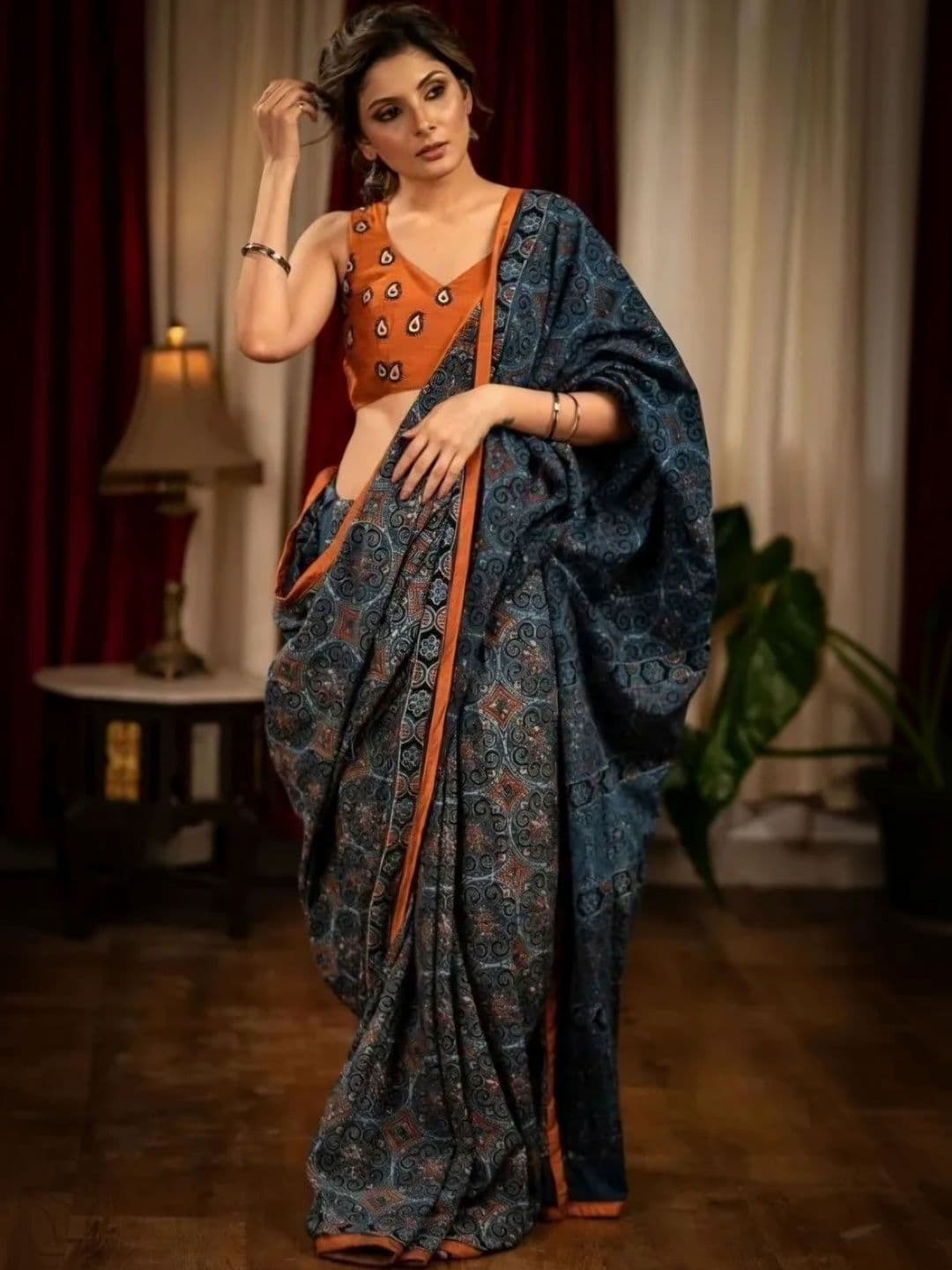 ARPITA FASHION Ethnic Motifs Handloom Saree - view 1