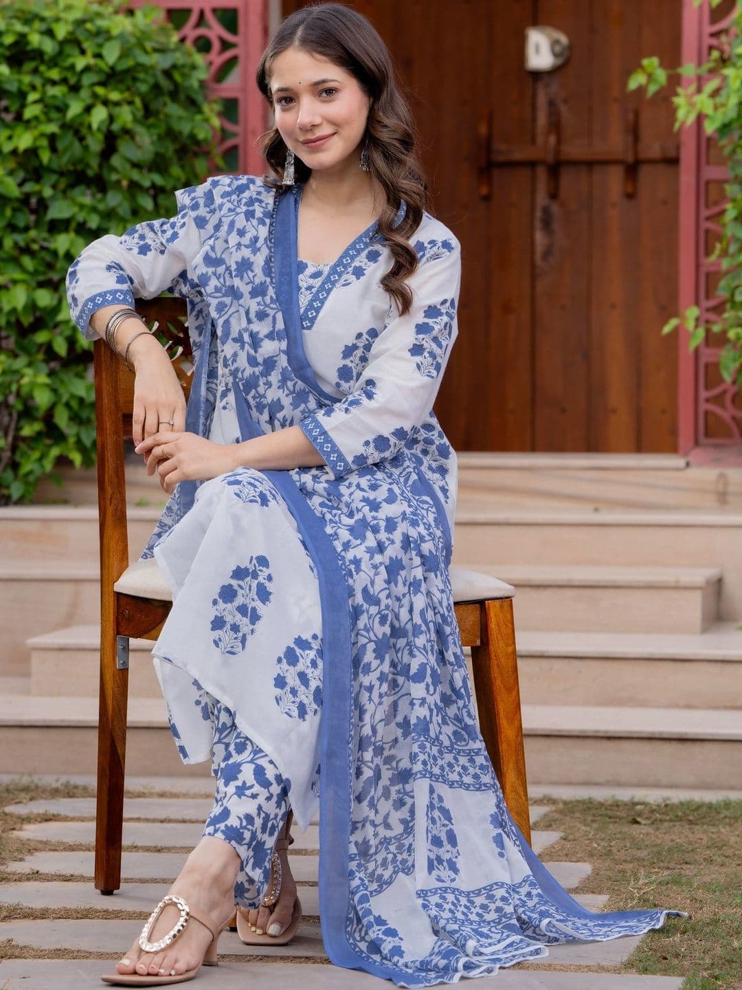 PARTHVI Women Floral Printed Regular Pure Cotton Kurta with Trousers & With Dupatta - view 1