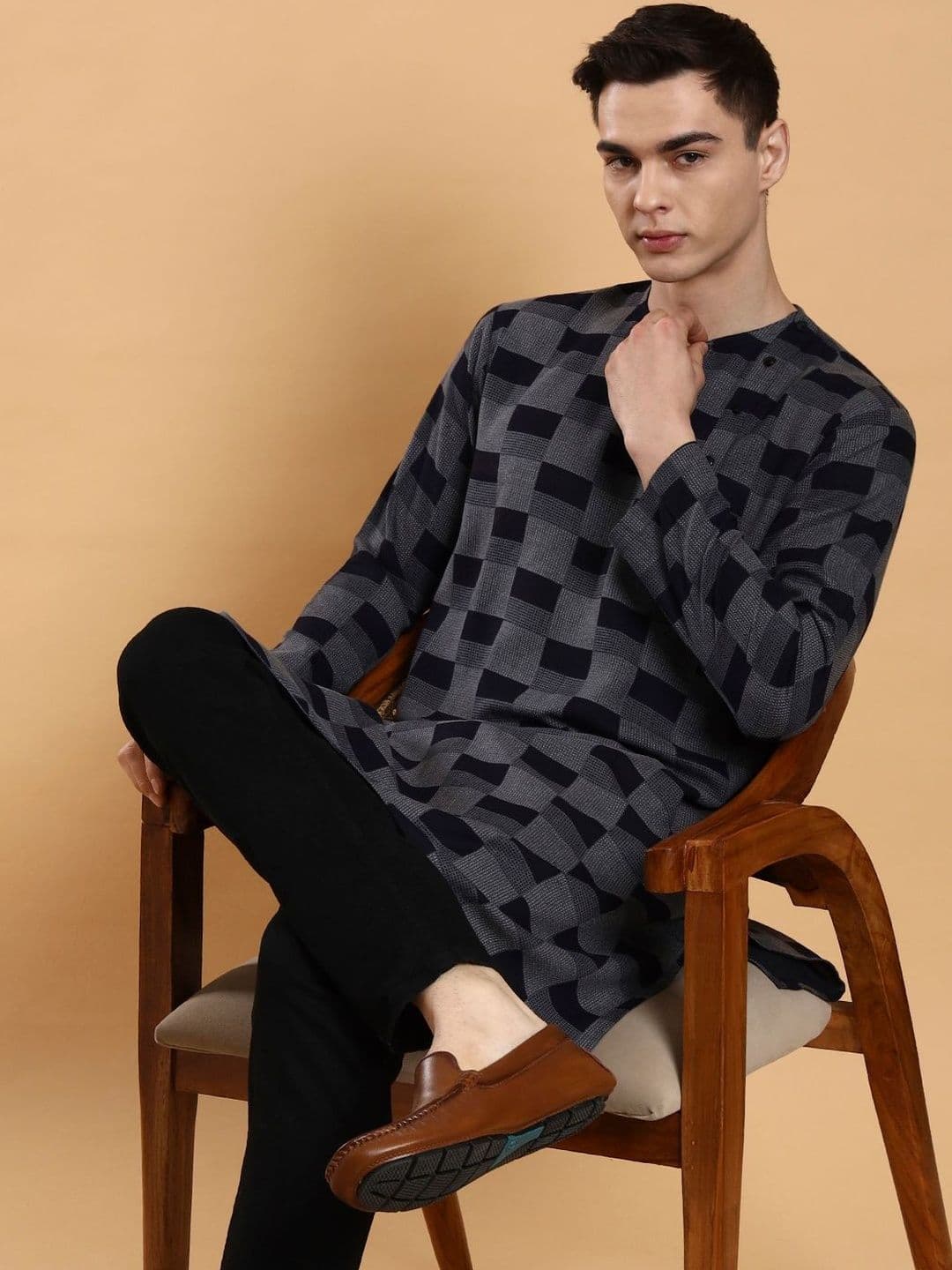 House of Pataudi Checked Above Knee Straight Kurta - view 1